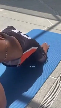 Ebony Thot knullas för lagplats