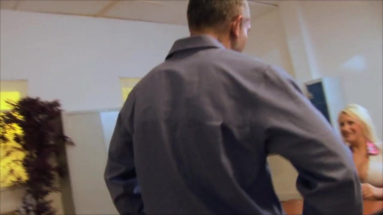 Back to School: Ersättare lärare discipliner busiga college flickor