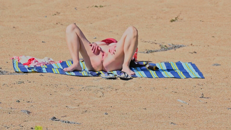 Leyla: ลองดูสิ่งที่ฉันถ่ายบนชายหาดสิ