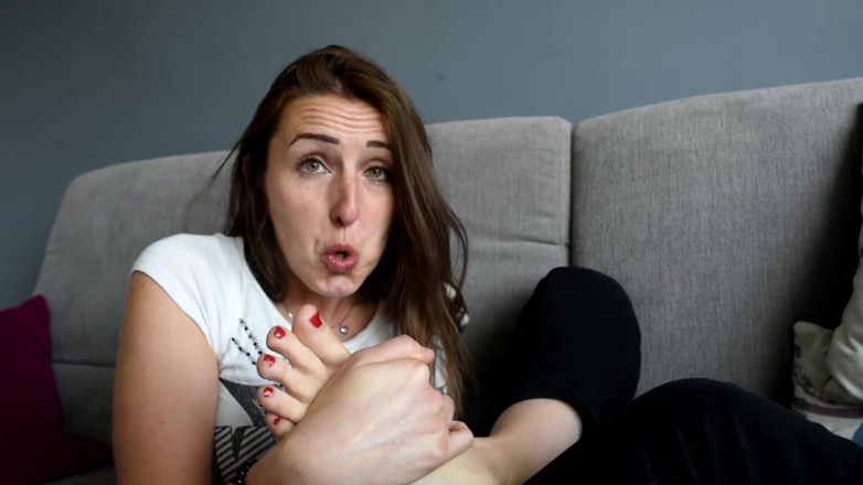 Czech Soles - foot fetish content: Croma's BIG smelly socks and feet