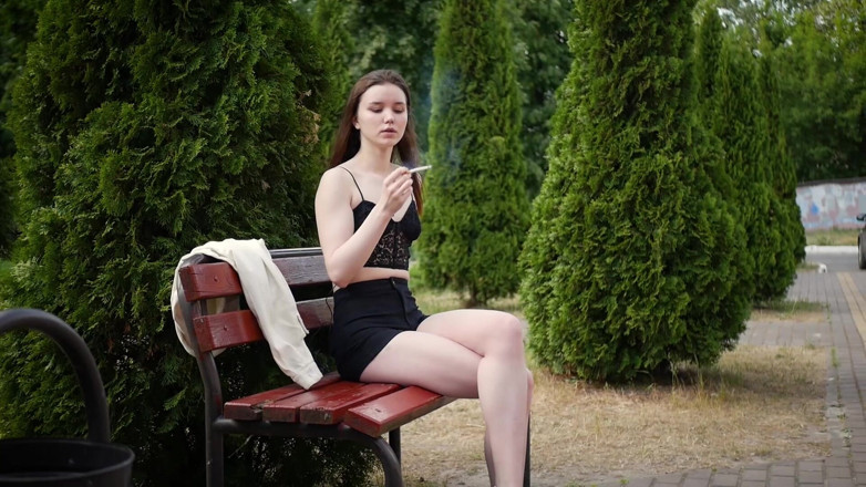 Russian Smokers: Saratoga 120mm merokok di jalan
