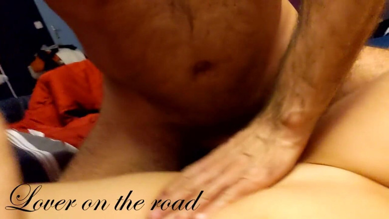 Lover On The Road: Yoldaki sevgilisi çok ateşli sabah seks kaseti alıyor + mastürbasyon yapıyor ve...