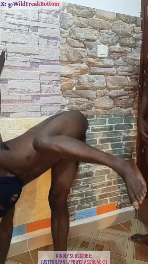 WildFreakBottom: Seks biseksual pertama saya dimusnahkan mengongkek lubang ketat saya.