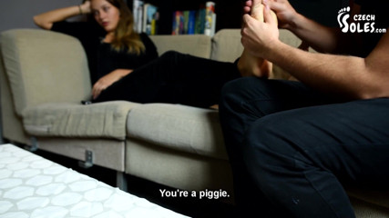 Czech Soles - foot fetish content: Adorare i piedi ignoranti della moglie cattiva