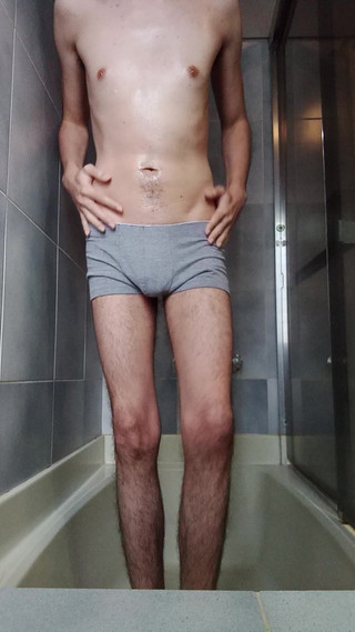 Esteban Williams: Duş öncesi (yağlanmış versiyon)