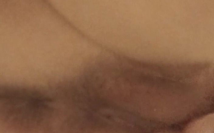 Lesbian-candys: 我毛茸茸的阴户随着高潮而滴水