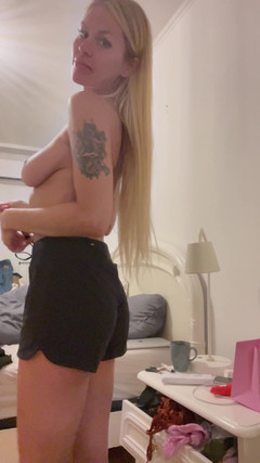 Zlata Shine: Let Me Strip for You