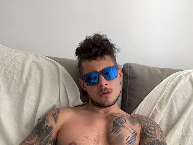 Wanna Take My Naughty Cock? (Boy gym)