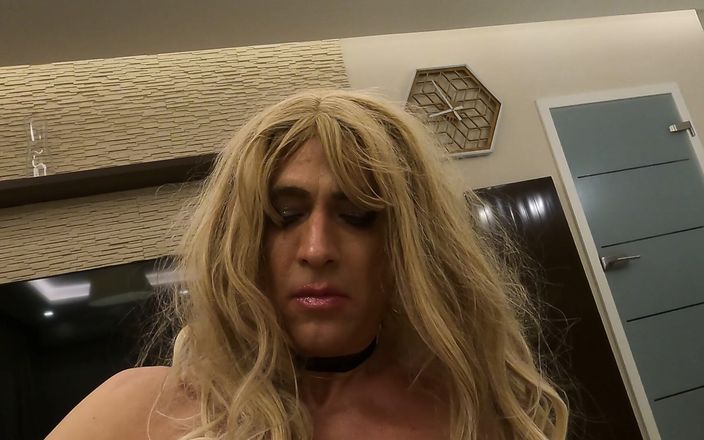 Trixy Sissy Babe: Trixy ने चोरी करने की कोशिश की और पकड़ा गया ...