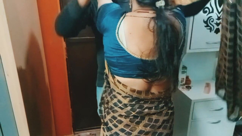 Manjushukla: Nueva pareja teniendo romance juntos