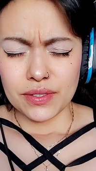 Masturbar e gozar no meu rosto