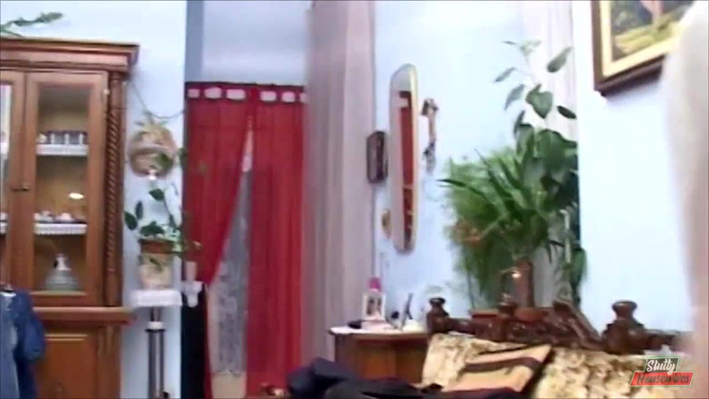Vere Casalinghe Italia.: Tante seksi italia dientot habis-habisan sama kontol besar