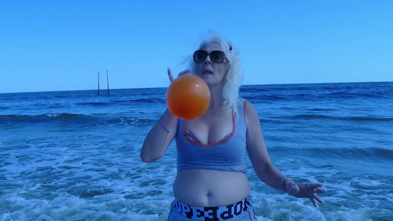Marvellee Studios: Carolina beach kouření do popu