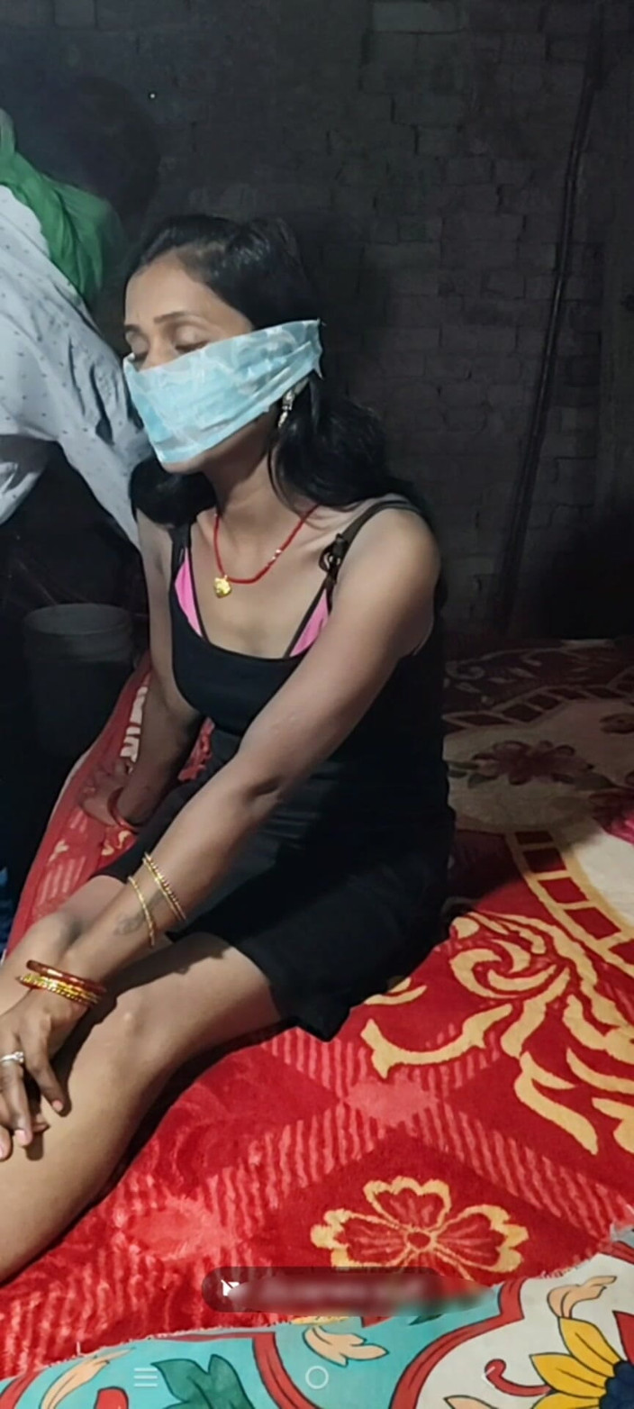 Hindi English: Bhabhi Sex Hindi Audio While Making Customer Happy