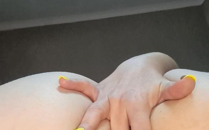 Casey_Candy: UZAVŘÍT! Prstění mé růžové kundičky a hraní s mým rtěnovým...