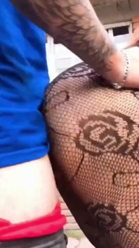 Nach einer sex-session mit diesem typen, der sehr weiß, wie ich mich zum maximalen vergnügen bringe, brachte er mich zum ende