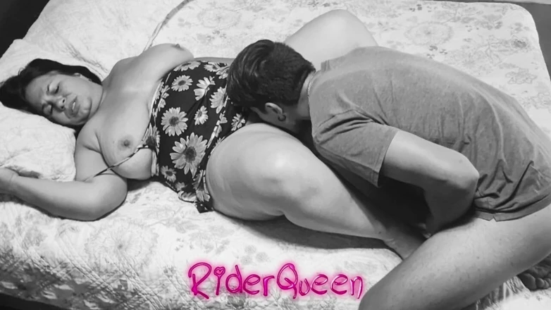 Riderqueen: Bini yang tidak setia dikongkek oleh jiran muda di dalam...