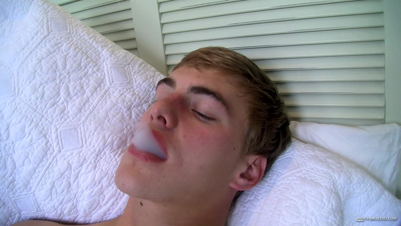 Boys Smoking: Noah Brooks Smoke और Stroke