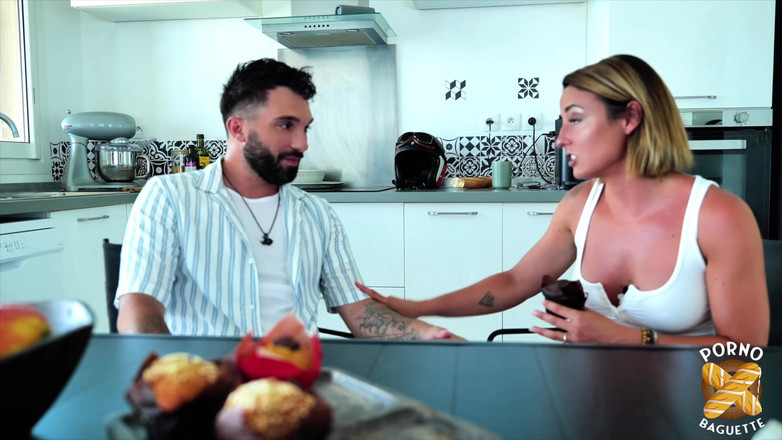 Porno Baguette: Pam krásná blondýnka je opravdu tvrdě ošukána