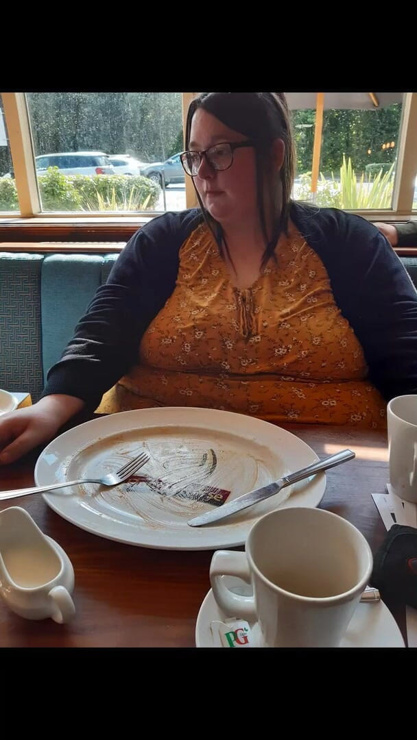 SSBBWLadyBrads: BBW SSBBW eating a full English whilst (no audio)