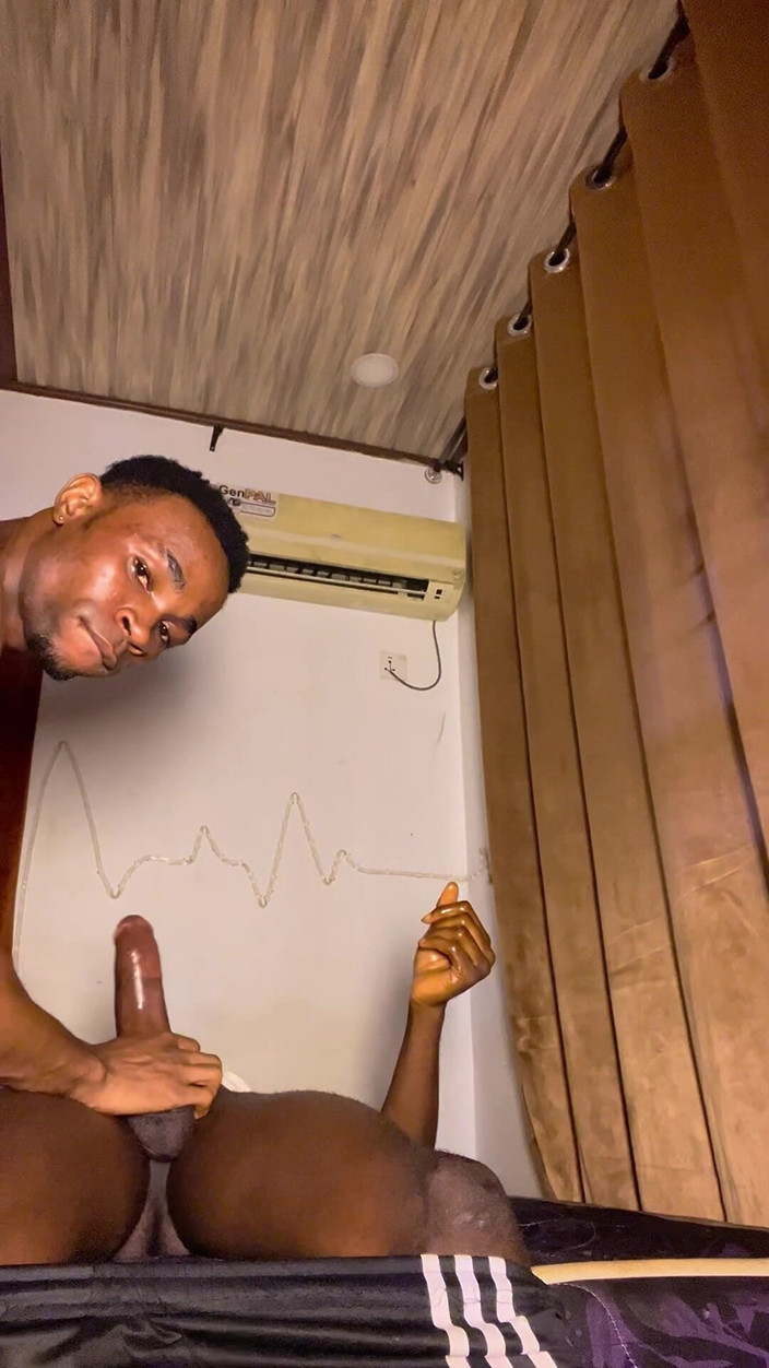 Dickofpolicy: Heteroseksüel arkadaş masaj için geldi ve eşcinsel bir sakso tarafından...