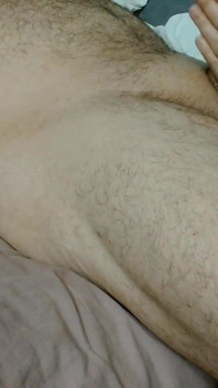 Ehemann mit einem handjob von geiler ehefrau aufgeweckt
