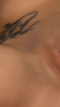 Vacker tjeckisk blond milf onanibationg solo dildo i hennes våta fitta
