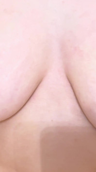 Massaggia le mie grandi tette