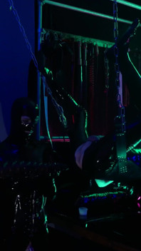 Gumowy Domme gigantyczne dildo i gimp