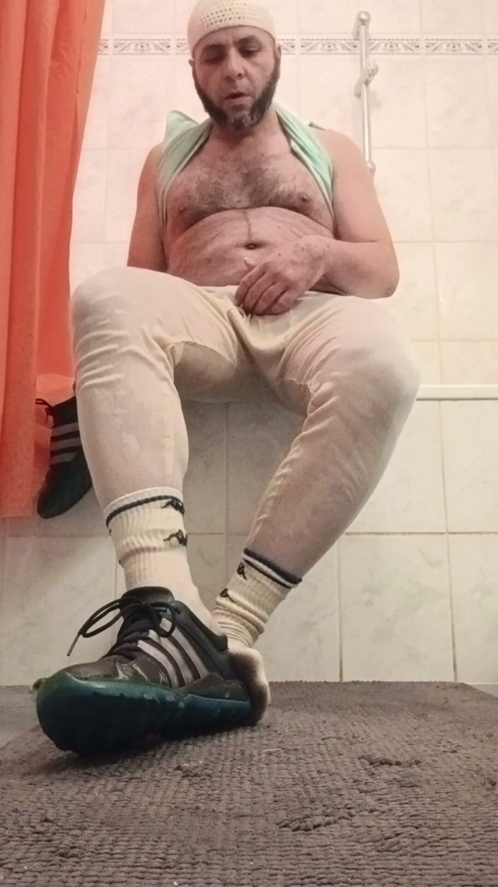 SmokedAlloy2: Sale-jb complètement en colère dans les toilettes. Sous-vêtements et chaussettes