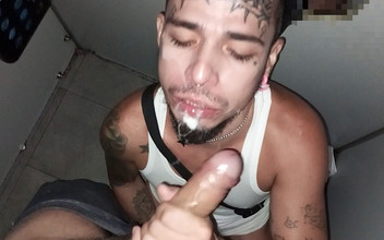 LEO BULGARI: Från Peru till Madrid för att suga i Boyberry's Booths!!