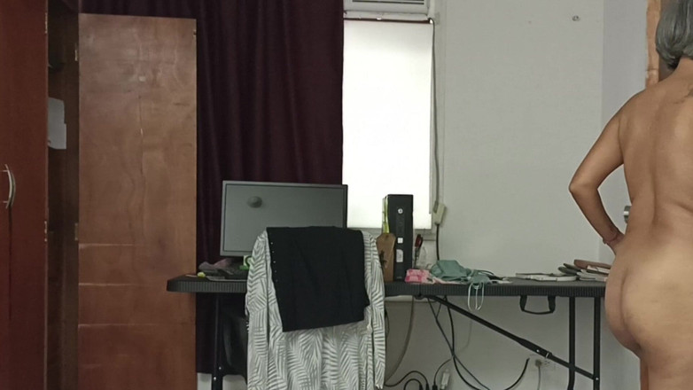 Swingersamateur40: Me Atreví a Mirar Por La Puerta Mientras Te Duchabas,...