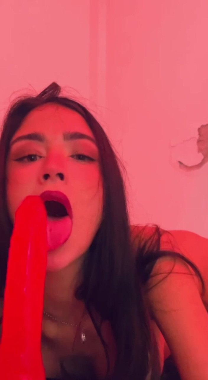 Josefina XOXO: Yeni oyuncağımla derin boğaz