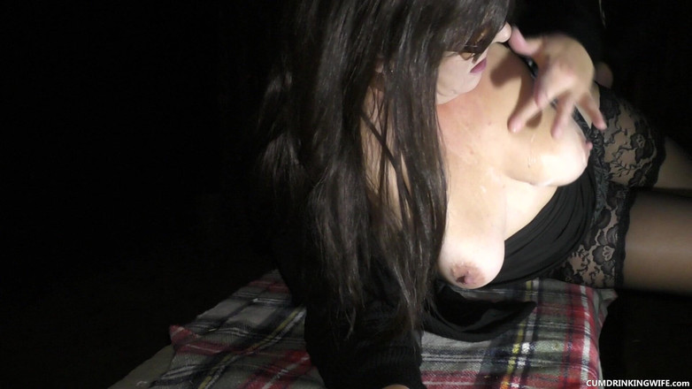 Cumdrinking Wife: Chơi tập thể chảy tràn tinh dịch tại một nơi...