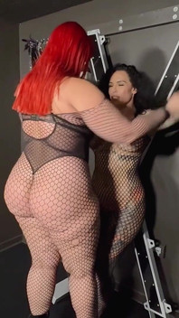 Bianca Bailee blir bunden och dommed av Jessie Switch