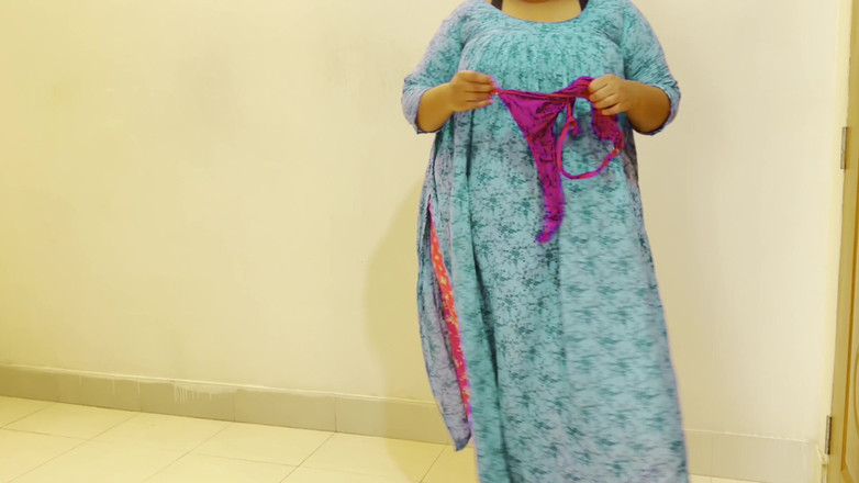 Aria Mia: 热辣的家庭主妇和裁缝做爱