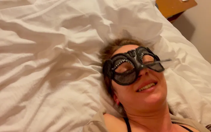 Train2Whore: Nevlastní sestra jen krátce ošukaná, kittislut rychlý orgasmus train2whore - petite