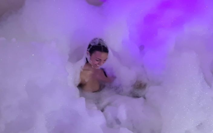 I am Freya Stude: ¡Las burbujas no son las únicas cosas que saltan! Abre en...