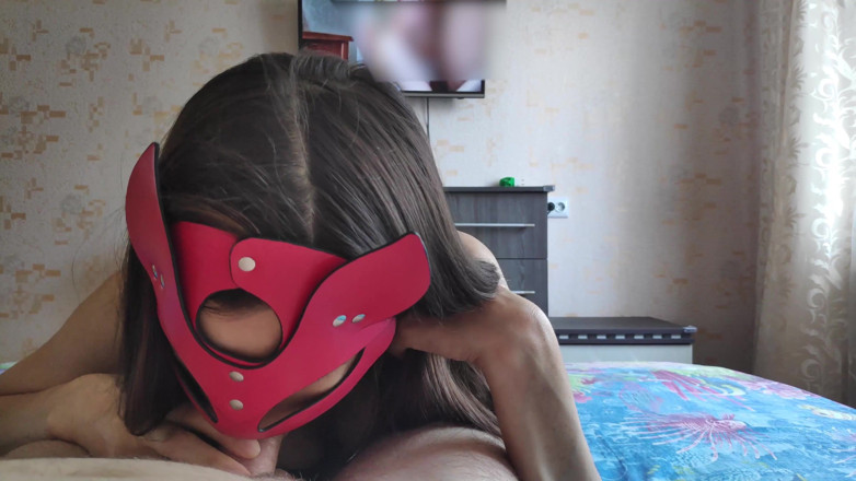 Sasha Green: Adik tiri kawan memberikan blowjob semasa saya menonton lucah