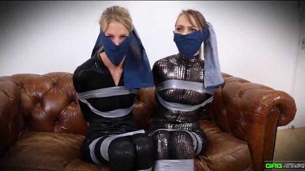 Gag Attack: Chloe и Rebecca - домохозяйки в бондаже клейкой лентой