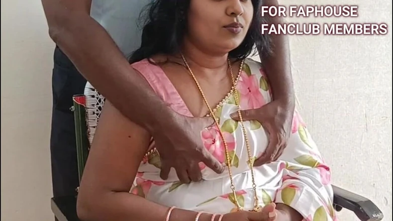 Luxmi Wife: Face Video in Saree - Boobs Press