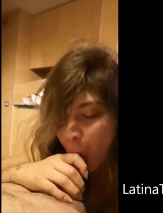 Nikki Montero: Amatérka Amber Allison petite tgirl kouří ptáka s chlákem