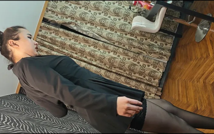 LittlePonnyBoy: Sexy Secretary Bimbo