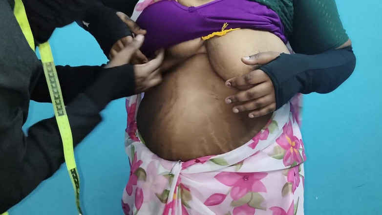 SneakyManner48: Croitor de rochie tamil fute o mamă sexy incitantă