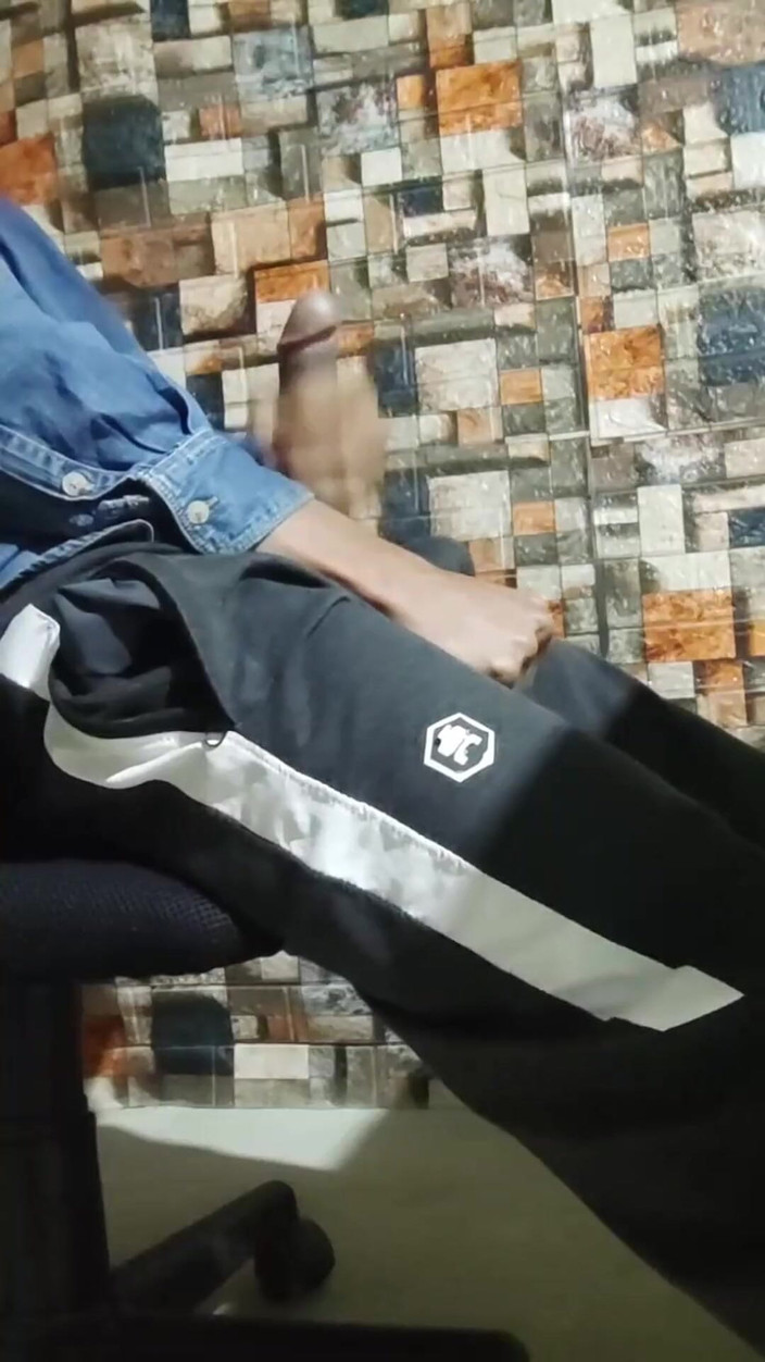 Hornyboy2058: Ho portato a un limite del tempo che quasi esplodo...