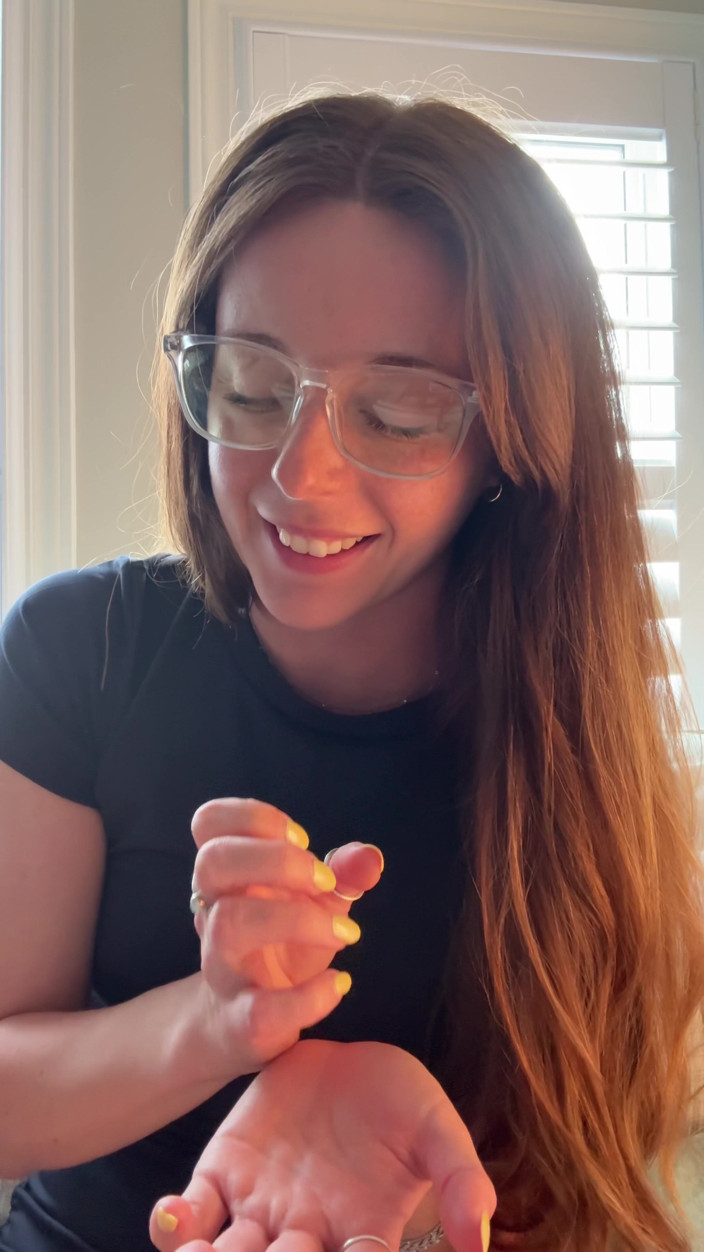 Nadia Foxx: Hottie in Glasses Tells You How to Stroke!