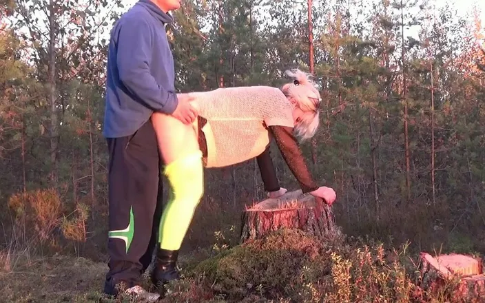 StrongSrg: Městská dáma a vesnice hooligan