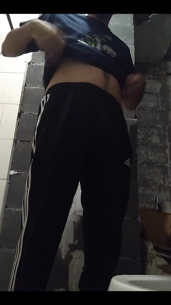 AlexAlejandro13: Uit de douche komend, verander ik onvoorbereid