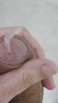 Lkdick8: Vyhoněl jsem si ve sprše v tělocvičně