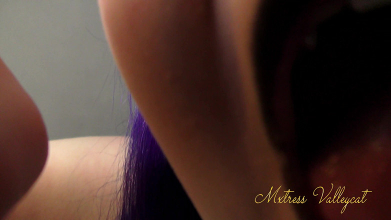 Mxtress Valleycat: Unknowing giantess snacks